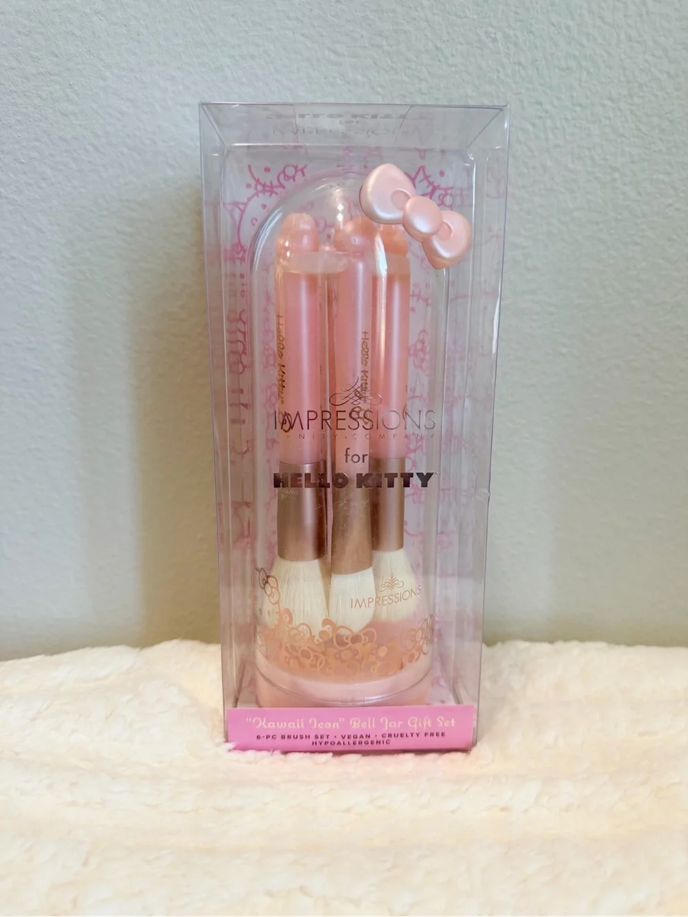 Impressions for Hello Kitty Pink and White Brush Gift Set